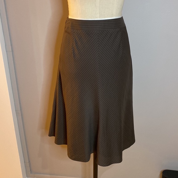 Banana Republic Size 4 Skirt Wool / Silk Pinstripe A-Line Brown/Tan/Gray $35 OBO - Picture 4 of 8
